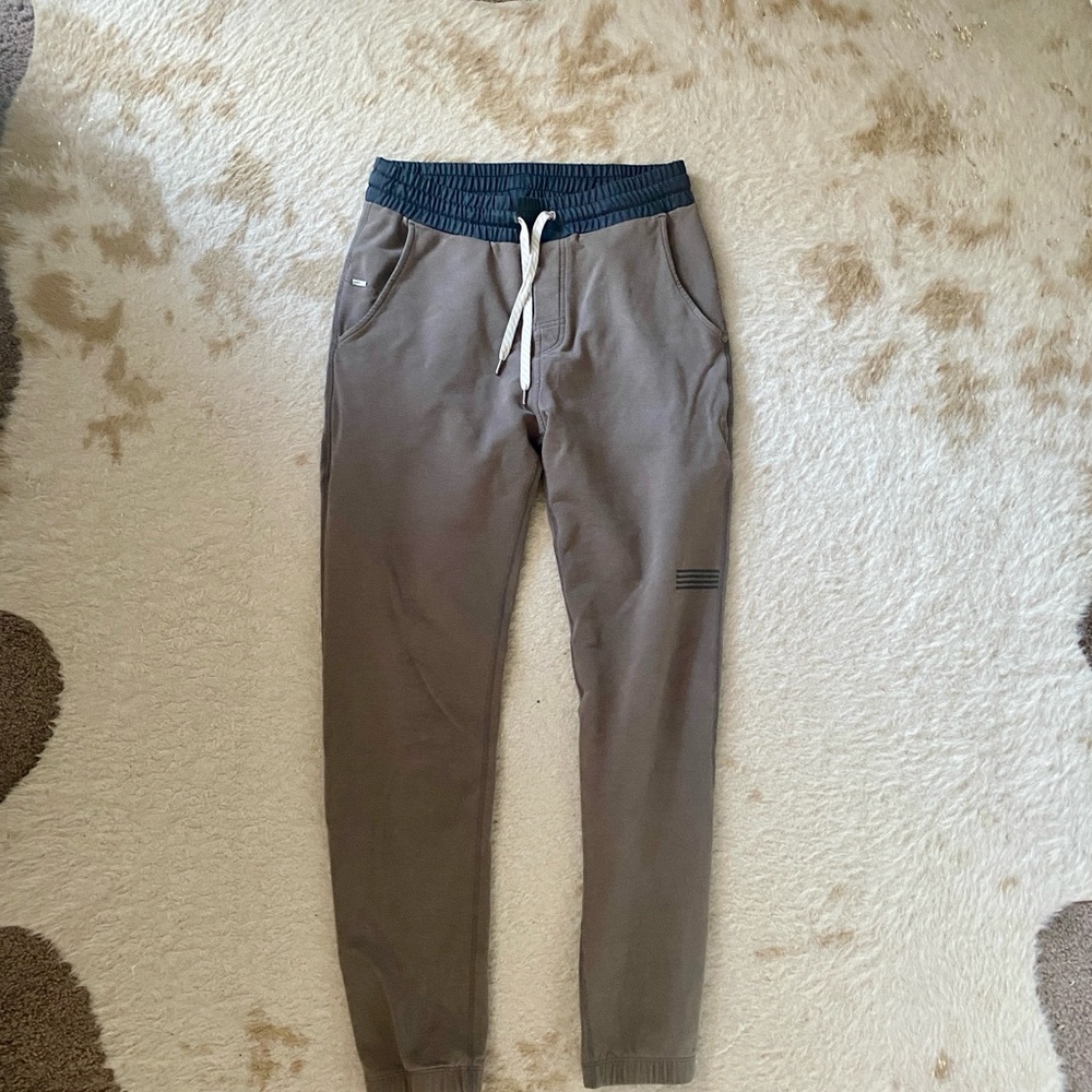 SOLD Vuori Tan Sweatpants Relaxed Fit Elastic Waistband